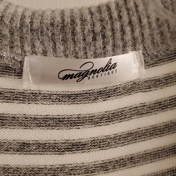 Brand New NWOT Gray Striped Soft V Neck Sweater - Picture 3 of 4